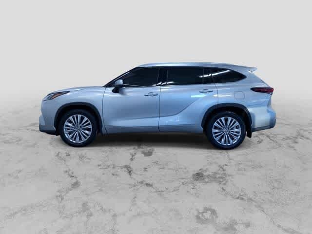 Thumbnail: 2024 Toyota Highlander - 6