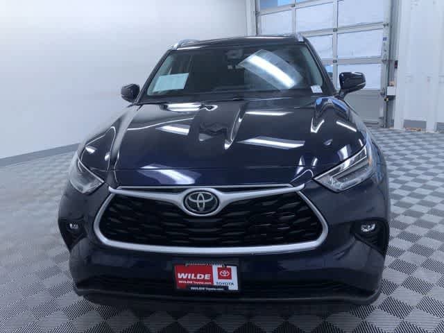Thumbnail: 2021 Toyota Highlander - 14