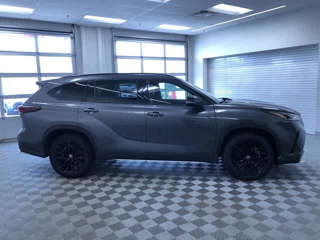 Thumbnail: 2025 Toyota Highlander - 34