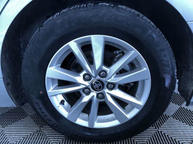 Thumbnail: 2025 Toyota Camry - 16