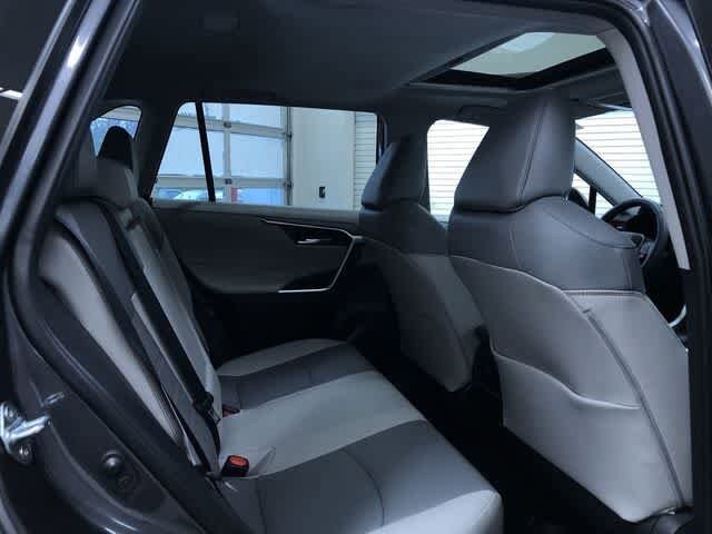 Thumbnail: 2023 Toyota RAV4 - 21