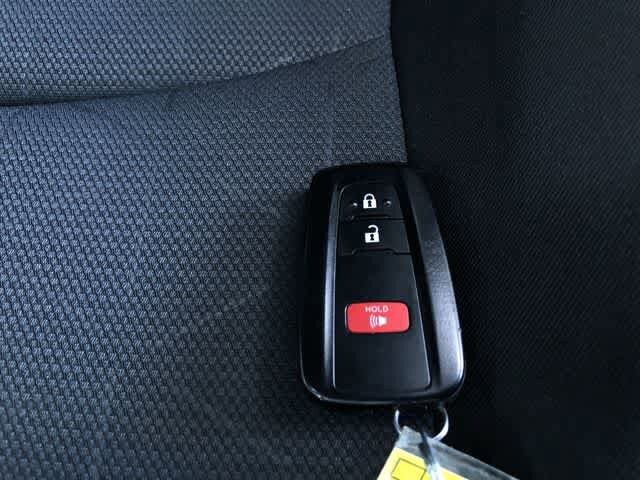 Thumbnail: 2025 Toyota RAV4 - 33