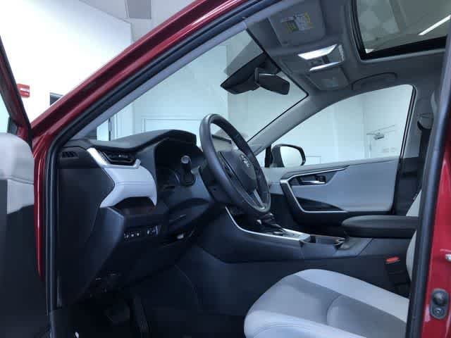 Thumbnail: 2022 Toyota RAV4 - 10