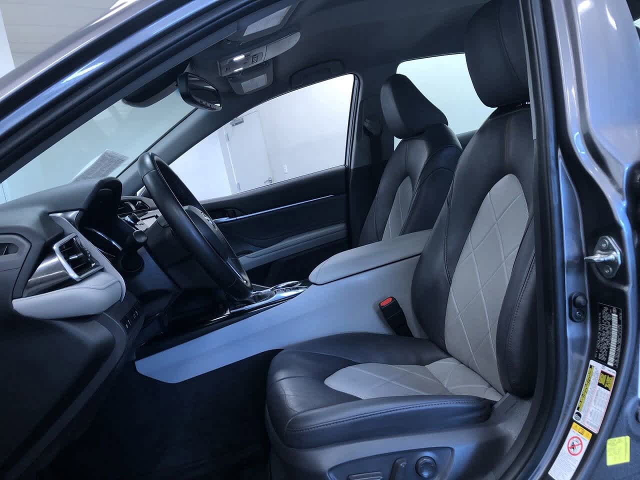 Thumbnail: 2018 Toyota Camry - 17