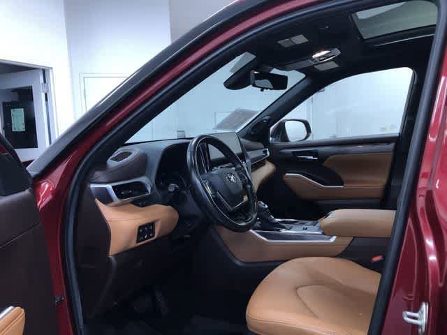 Thumbnail: 2020 Toyota Highlander - 10