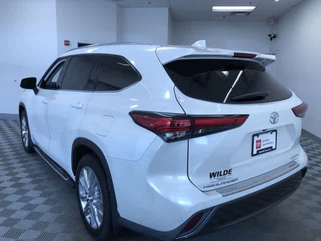 Thumbnail: 2021 Toyota Highlander - 12