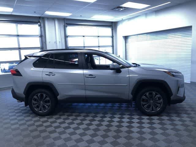 Thumbnail: 2022 Toyota RAV4 - 35