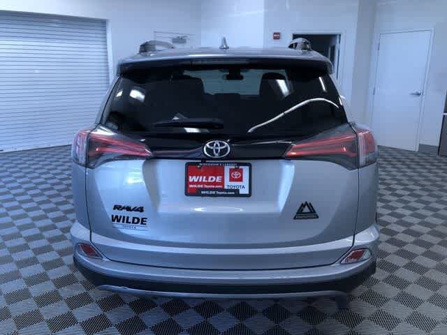 Thumbnail: 2018 Toyota RAV4 - 16