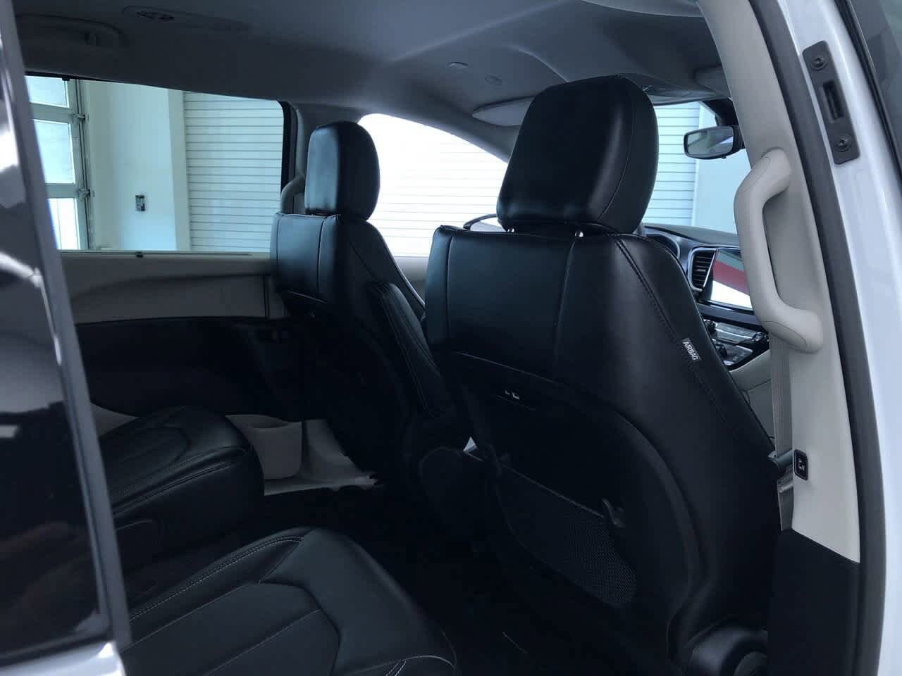 2024 Chrysler Pacifica Touring L 21
