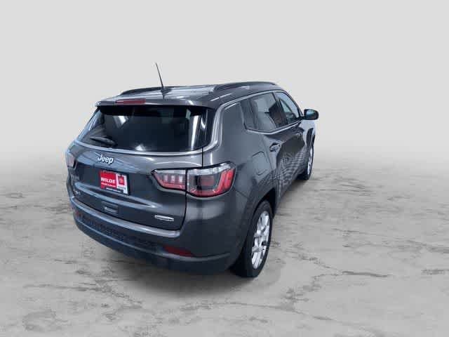 Thumbnail: 2022 Jeep Compass - 10