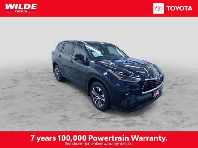 Thumbnail: 2021 Toyota Highlander - 3