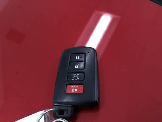 Thumbnail: 2015 Toyota RAV4 - 33