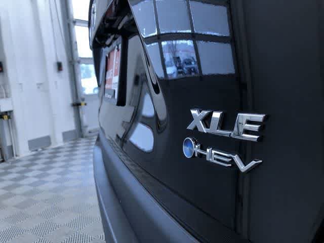 Thumbnail: 2025 Toyota RAV4 - 15