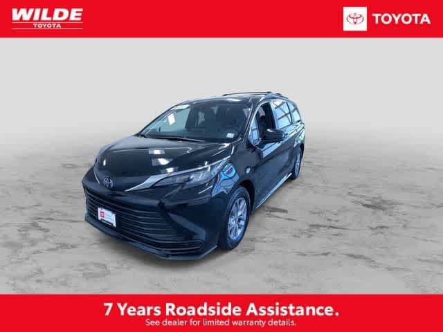 Thumbnail: 2026 Toyota Sienna - 5