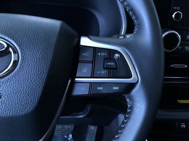 Thumbnail: 2025 Toyota Highlander - 25