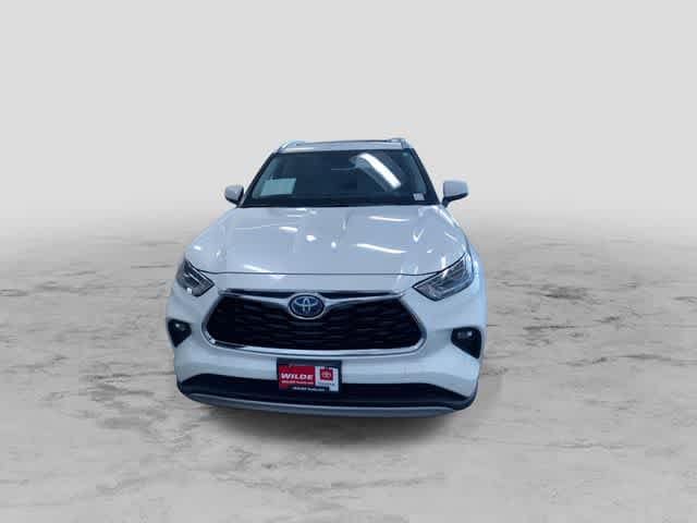Thumbnail: 2021 Toyota Highlander - 4