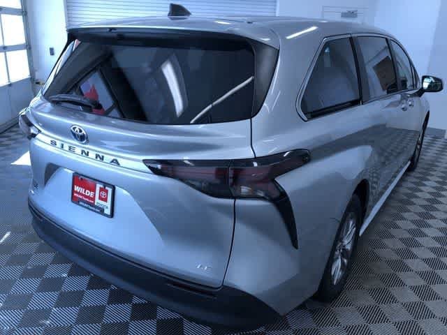 Thumbnail: 2025 Toyota Sienna - 35