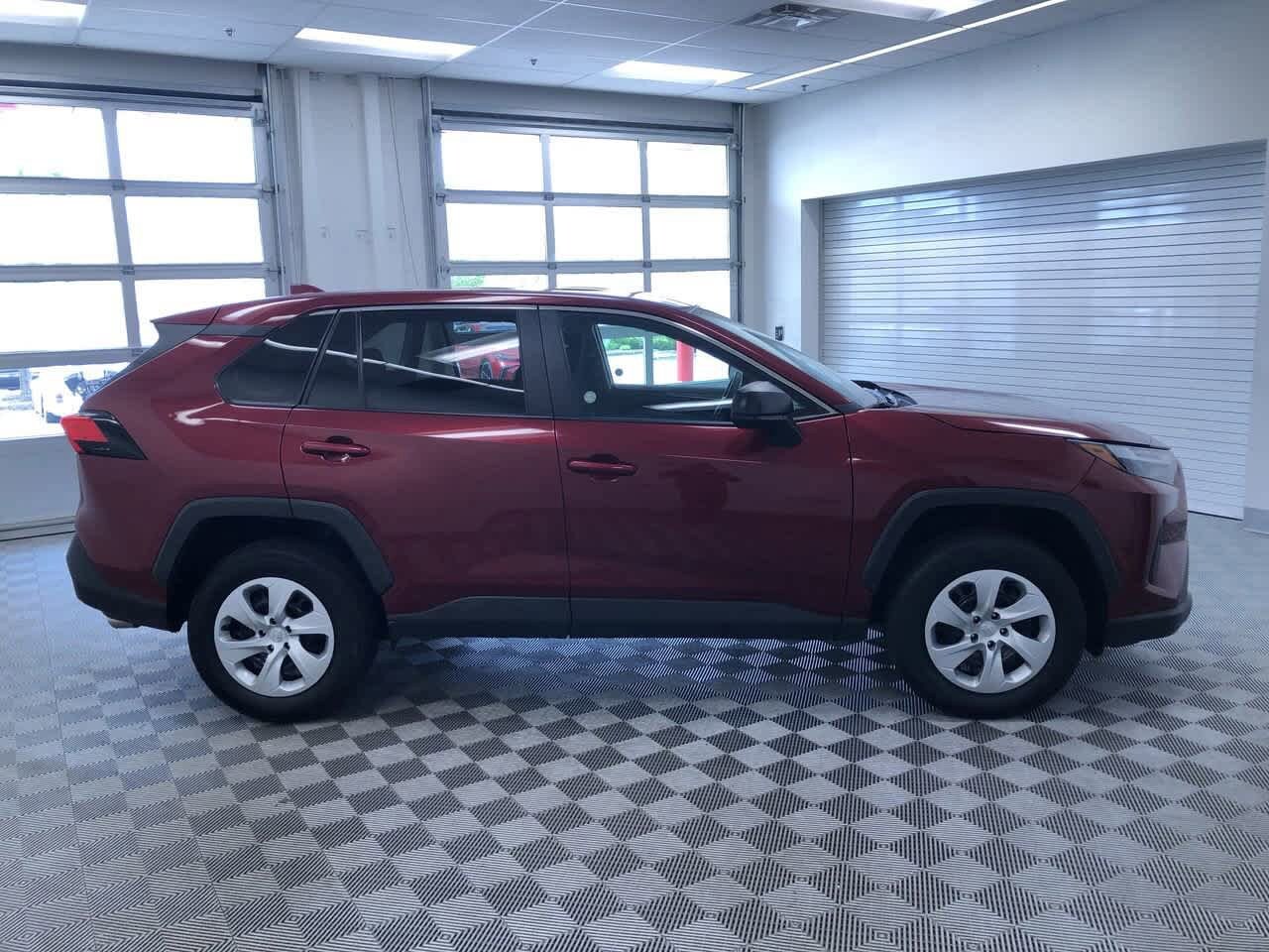 2024 Toyota RAV4 LE 36