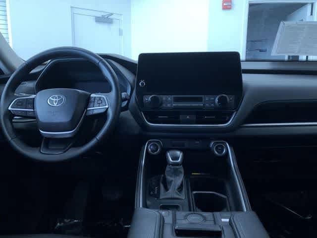 Thumbnail: 2025 Toyota Grand Highlander - 17