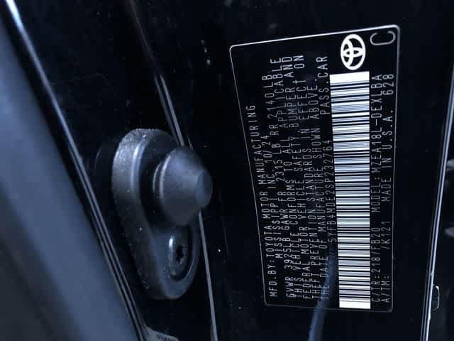 Thumbnail: 2025 Toyota Corolla - 32