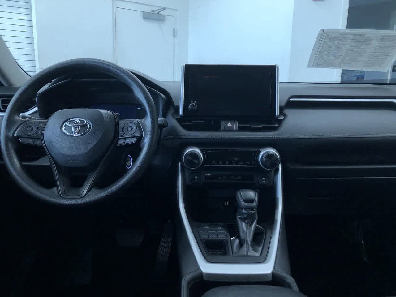 2024 Toyota RAV4 LE 17