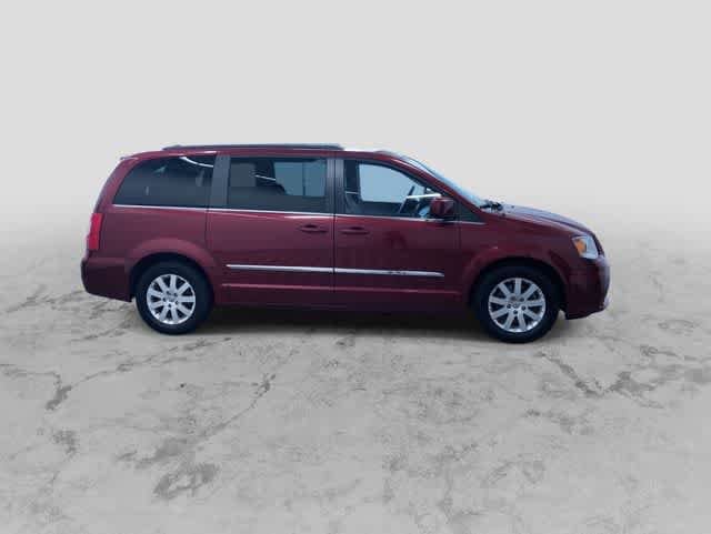 Thumbnail: 2015 Chrysler Town & Country - 2