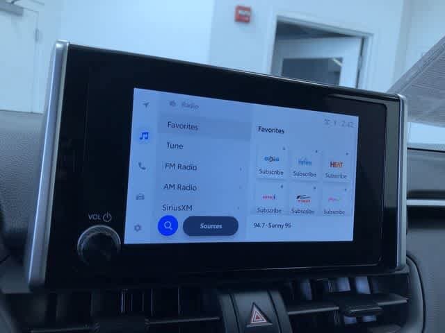 Thumbnail: 2025 Toyota RAV4 - 27