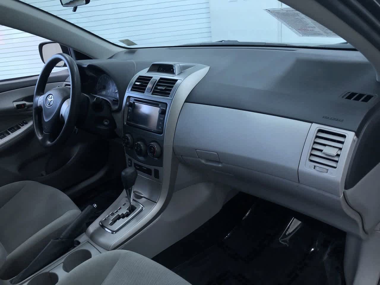 Thumbnail: 2013 Toyota Corolla - 24