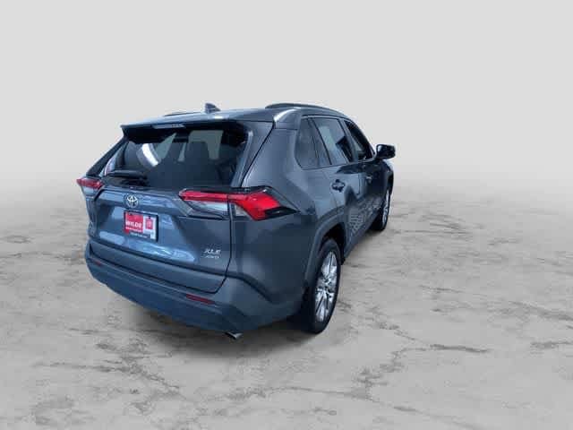 Thumbnail: 2021 Toyota RAV4 - 10