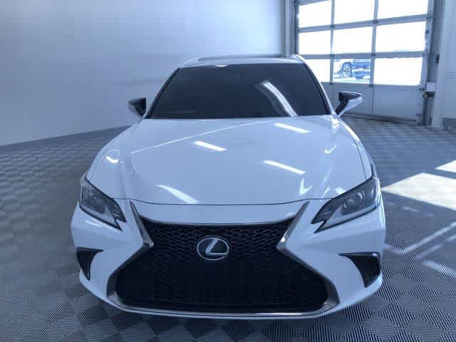 Thumbnail: 2019 Lexus ES - 16