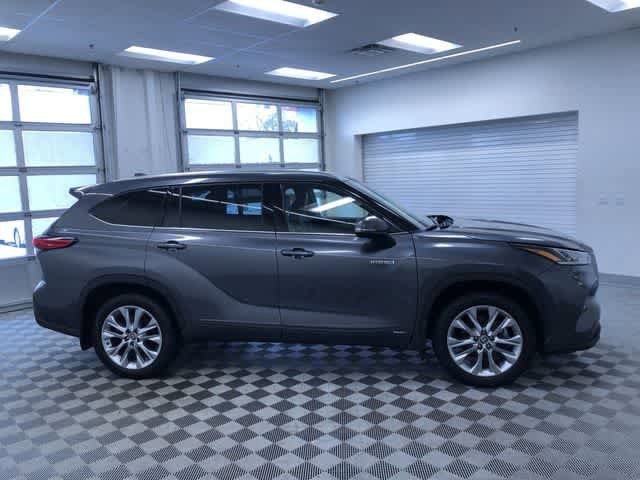 Thumbnail: 2020 Toyota Highlander - 35