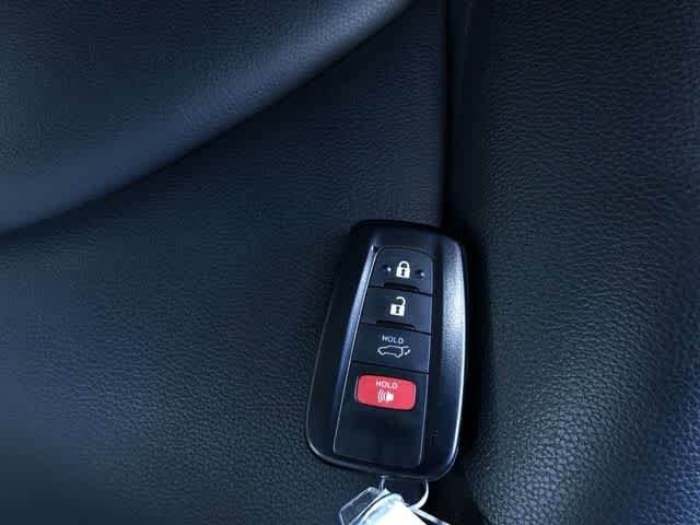 Thumbnail: 2023 Toyota Highlander - 32