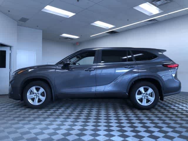Thumbnail: 2023 Toyota Highlander - 11