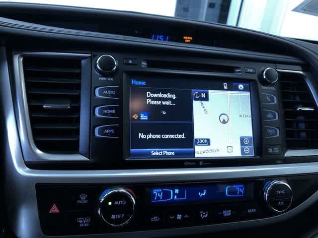 Thumbnail: 2015 Toyota Highlander - 29