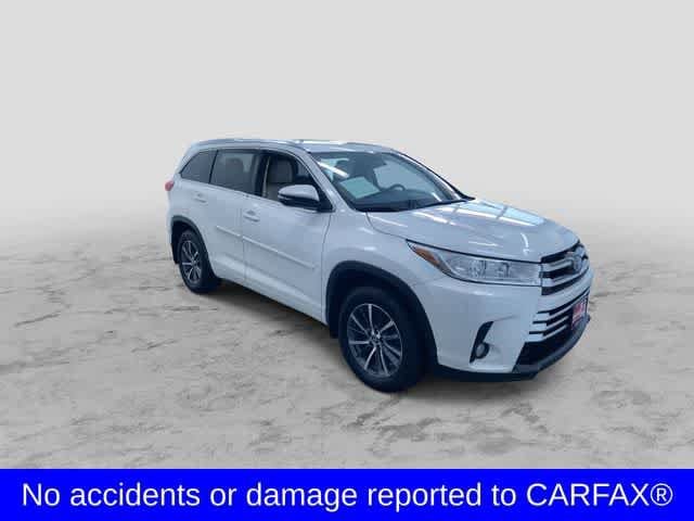 Thumbnail: 2017 Toyota Highlander - 3