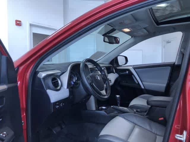 Thumbnail: 2015 Toyota RAV4 - 10