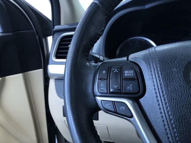 Thumbnail: 2015 Toyota Highlander - 24