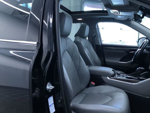 Thumbnail: 2020 Toyota Highlander - 14