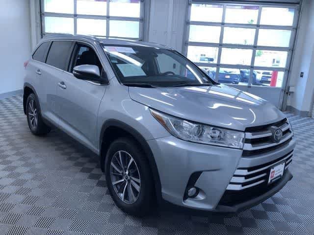Thumbnail: 2019 Toyota Highlander - 46
