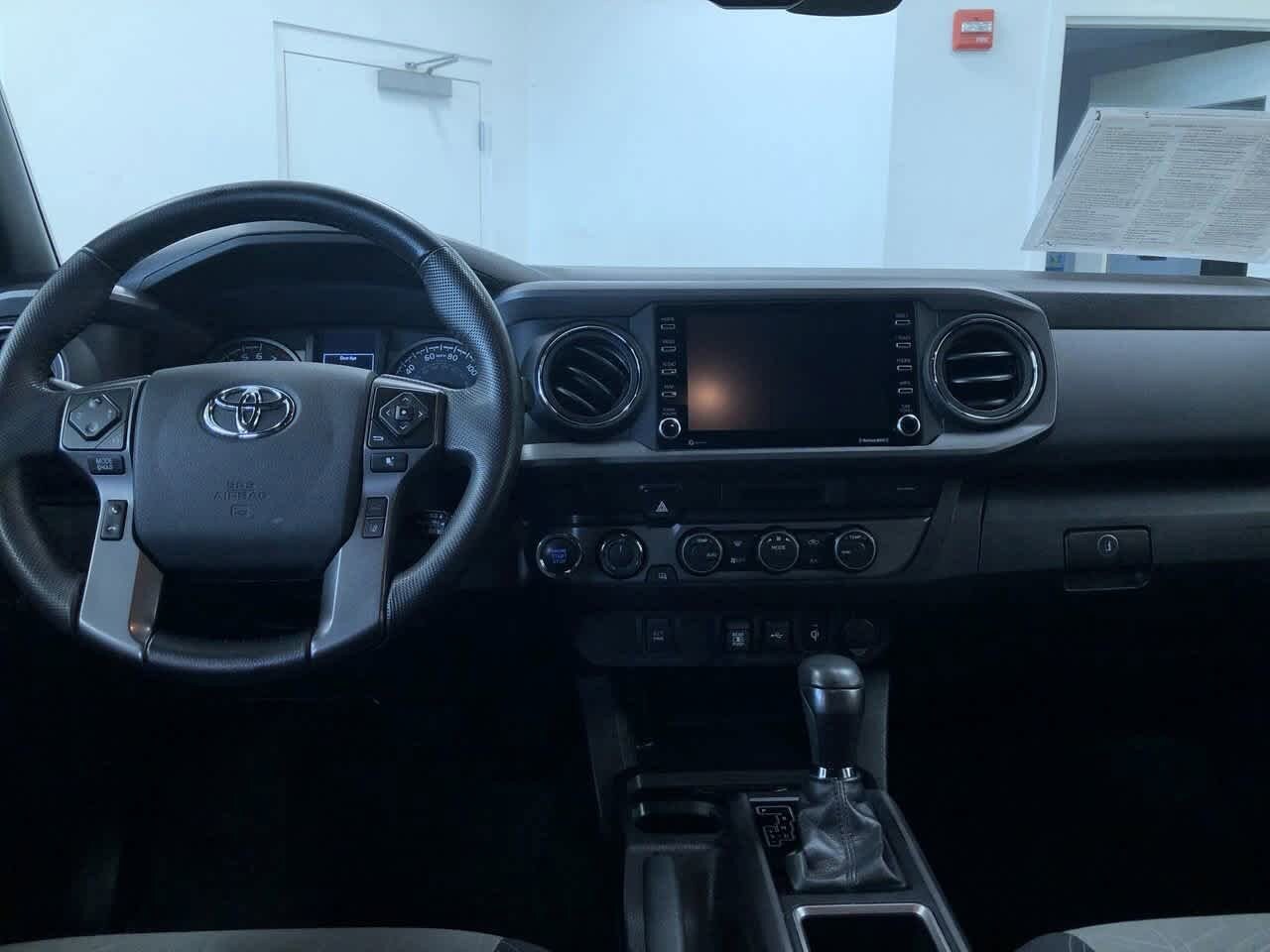 Thumbnail: 2022 Toyota Tacoma - 11