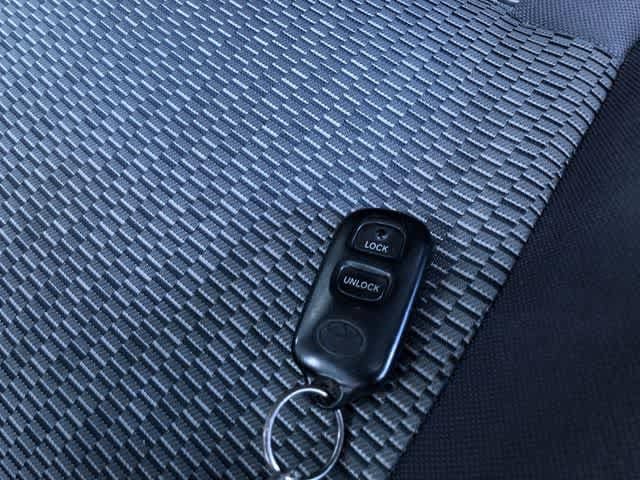 Thumbnail: 2005 Toyota RAV4 - 29