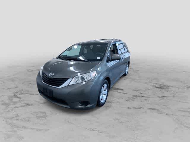 Thumbnail: 2012 Toyota Sienna - 5