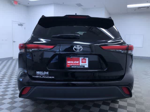 Thumbnail: 2023 Toyota Highlander - 13