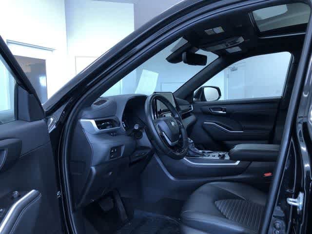 Thumbnail: 2025 Toyota Highlander - 10