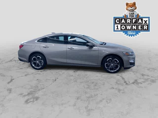 2024 Chevrolet Malibu 1LT photo 2