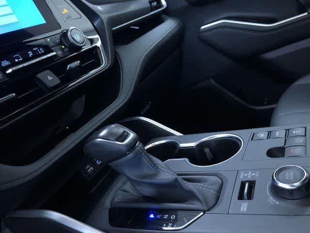 Thumbnail: 2025 Toyota Highlander - 28
