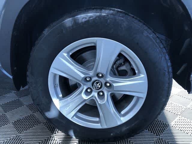 Thumbnail: 2023 Toyota Highlander - 15