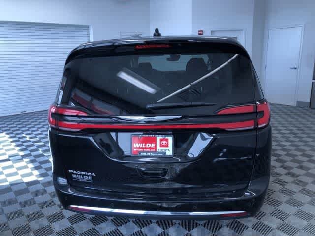Thumbnail: 2024 Chrysler Pacifica - 14