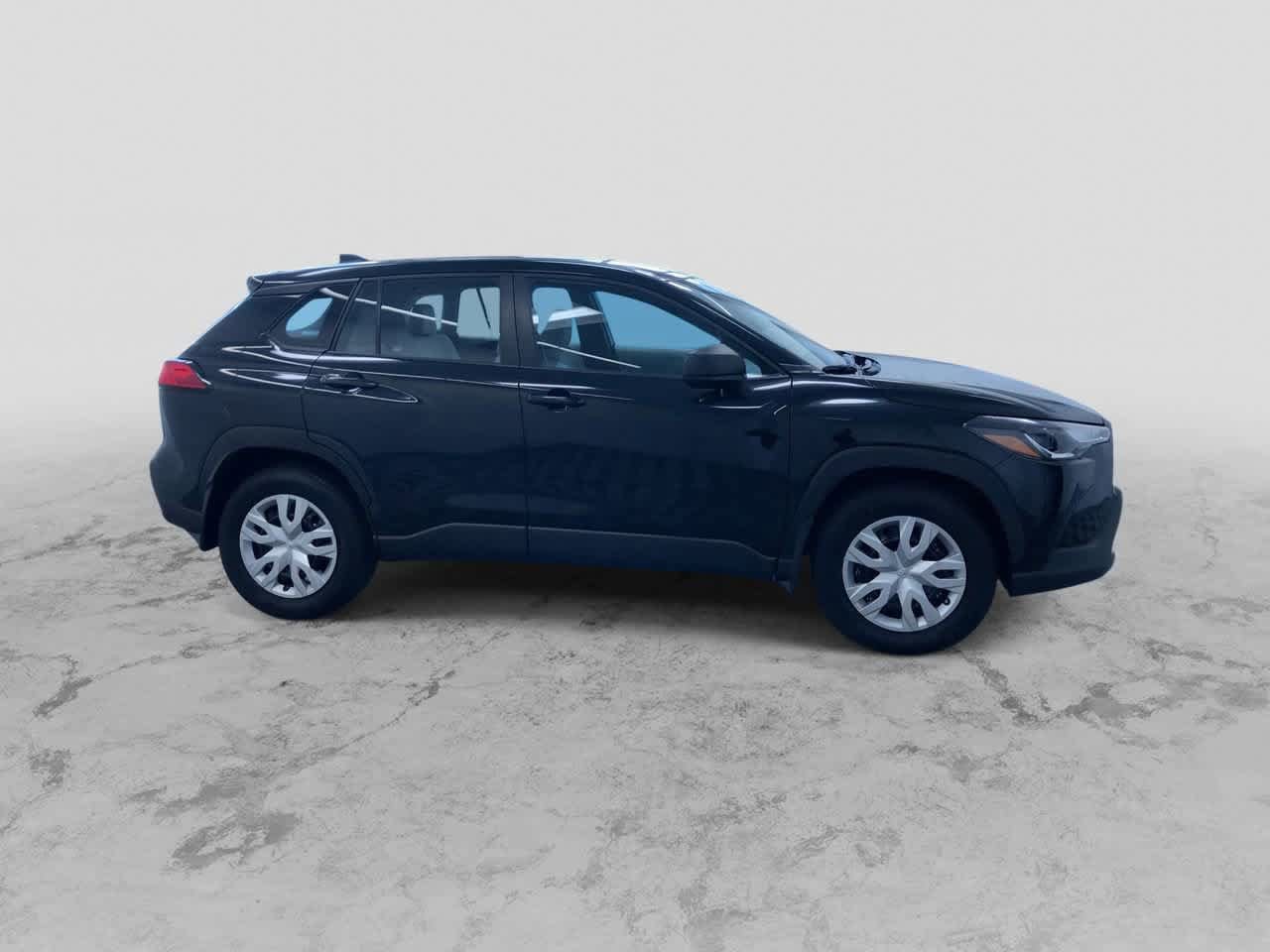 2022 Toyota Corolla Cross L 2