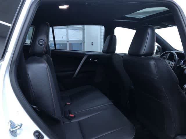 Thumbnail: 2018 Toyota RAV4 - 21